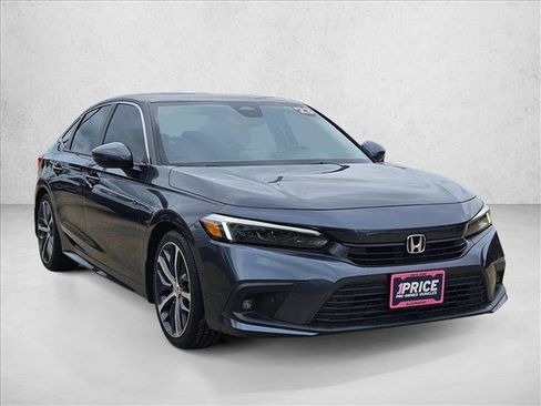 Used 2023 Honda Civic Touring image 3