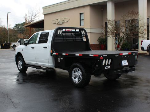 Used 2024 RAM 2500 Tradesman w/ Chrome Appearance Group image 12