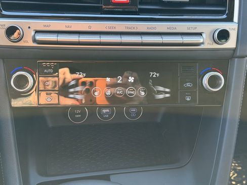 Used 2026 Genesis G70 2.5T image 27