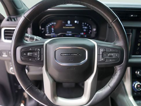 Used 2022 GMC Yukon XL Denali AWD/4WD image 15