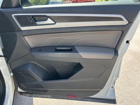 Used 2021 Volkswagen Atlas SE image 36
