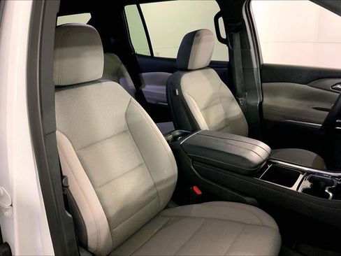 Used 2025 Chevrolet Traverse LT AWD/4WD image 7