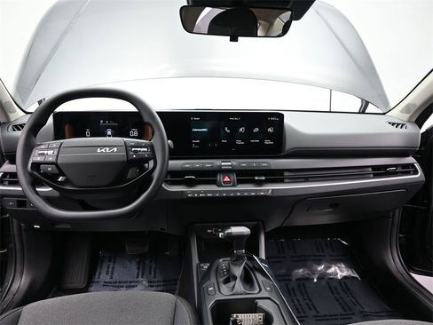 New 2025 Kia K4 LXS image 30