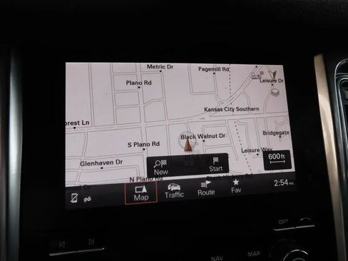 Used 2018 Porsche Macan Sport Edition image 38