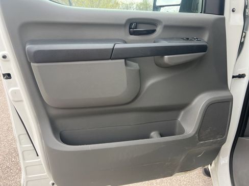 Used 2021 Nissan NV 2500 SV image 10