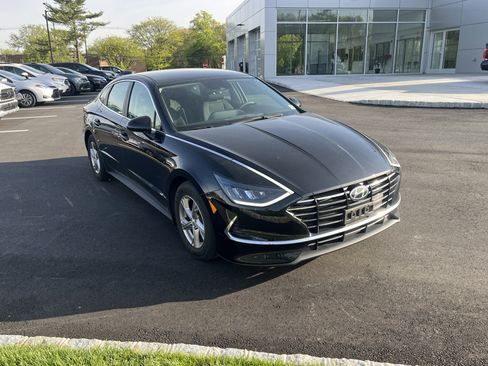 Used 2021 Hyundai Sonata SE FWD image 2