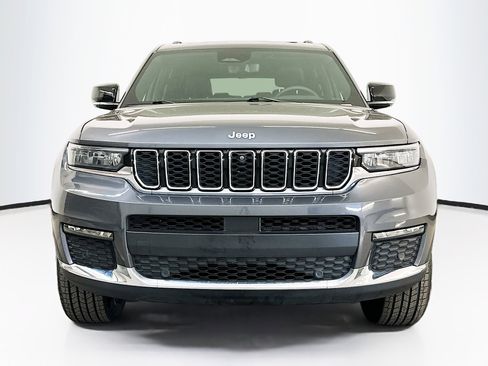 Used 2024 Jeep Grand Cherokee L Limited w/ Luxury Tech Group II image 2