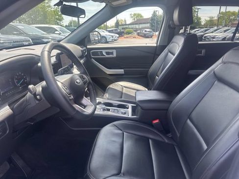 Used 2023 Ford Explorer XLT w/ Equipment Group 202A AWD/4WD image 8