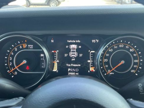 Used 2022 Jeep Wrangler Unlimited Sport AWD/4WD image 32