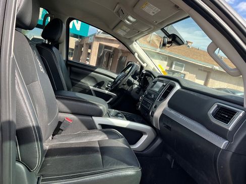 Used 2018 Nissan Titan PRO-4X w/ Pro-4x Convenience Package image 17