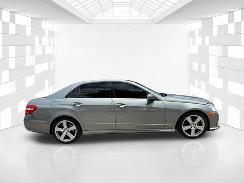 Used 2010 Mercedes-Benz E 350 4MATIC Sedan image 8