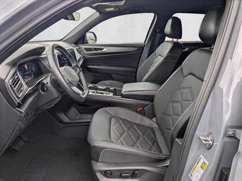 Used 2024 Volkswagen Atlas Cross Sport SE image 15