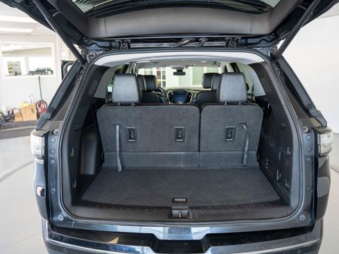 Used 2020 Chevrolet Traverse Premier w/ Redline Edition AWD/4WD image 24