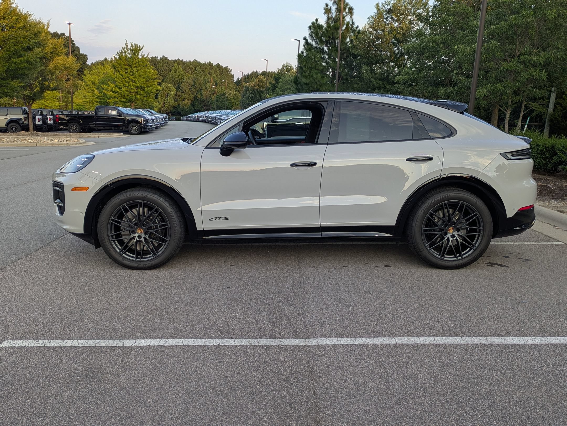 Used 2025 Porsche Cayenne GTS AWD/4WD image 7