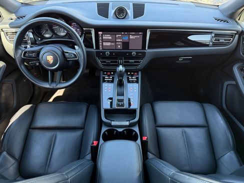 Certified 2024 Porsche Macan AWD/4WD image 13