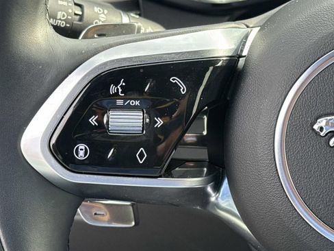 Used 2025 Jaguar F-PACE R-Dynamic S image 23