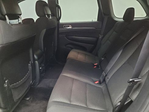 Used 2019 Jeep Grand Cherokee Laredo image 18