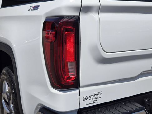 Used 2024 GMC Sierra 1500 SLT AWD/4WD image 9