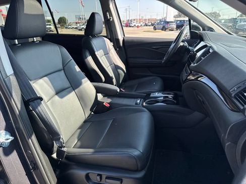 Used 2022 Honda Pilot Touring image 12