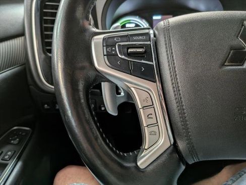 Used 2020 Mitsubishi Outlander SEL image 14