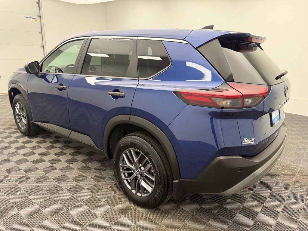 Used 2023 Nissan Rogue S AWD/4WD image 10
