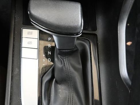 Certified 2025 Hyundai Elantra SE image 34