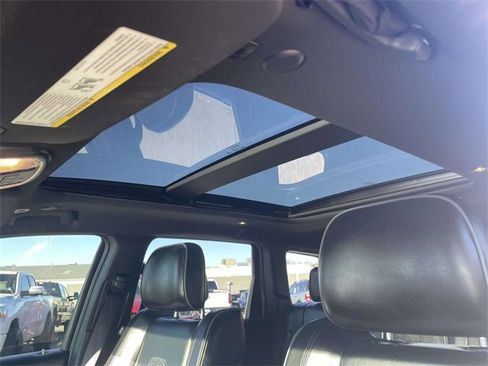 Used 2019 Jeep Grand Cherokee Overland image 18