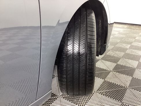 Certified 2025 Hyundai Elantra Sport image 15