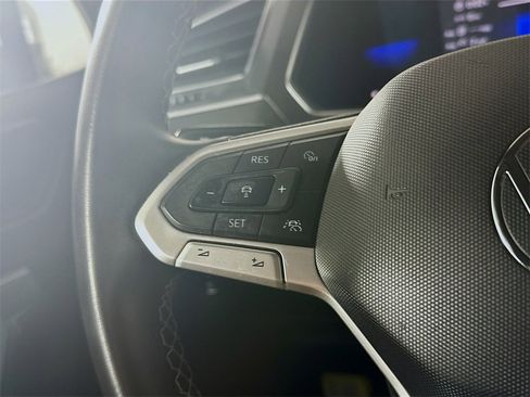 Used 2022 Volkswagen Tiguan SE image 25