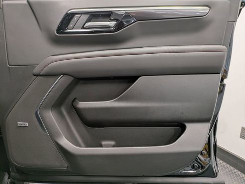 Used 2026 Chevrolet Suburban RST w/ Comfort Package AWD/4WD image 28