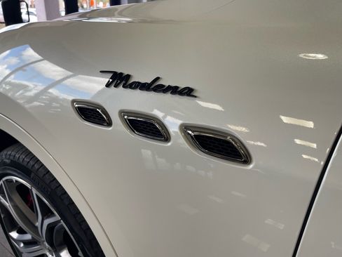 Used 2022 Maserati Levante Modena AWD/4WD image 22