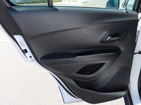 Used 2020 Chevrolet Trax LS FWD image 12
