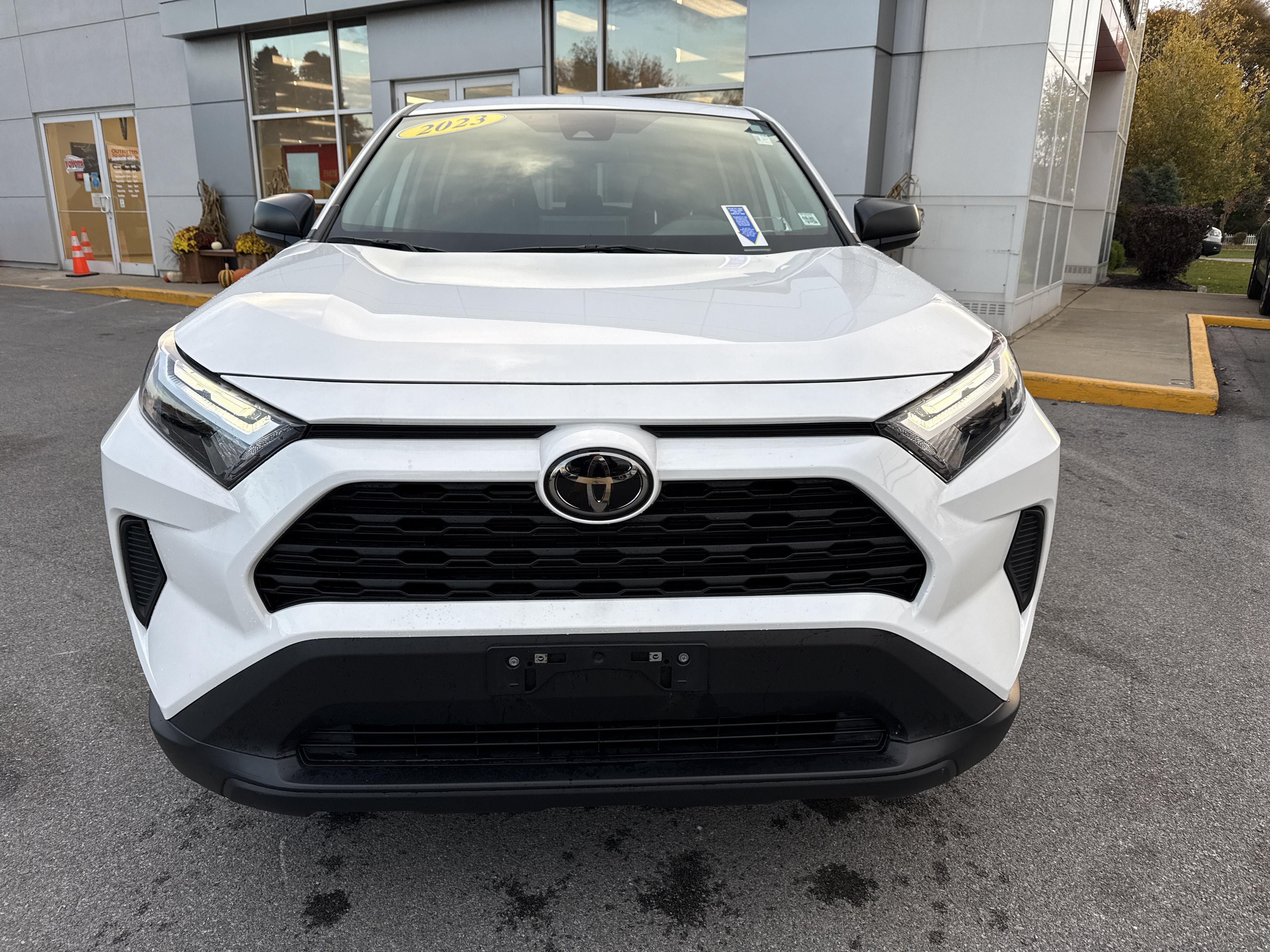 Used 2023 Toyota RAV4 LE AWD/4WD image 2