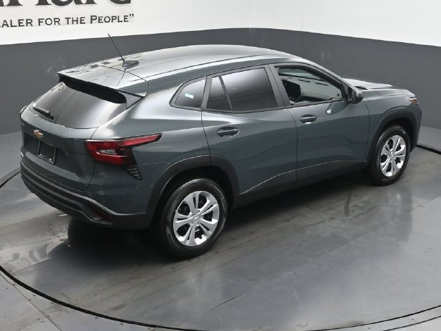New 2026 Chevrolet Trax LS FWD image 18