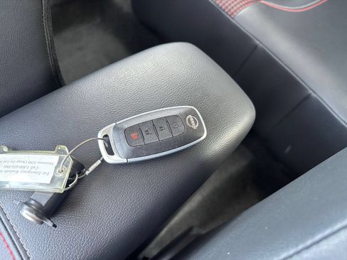Used 2026 Nissan Kicks SR AWD/4WD image 17