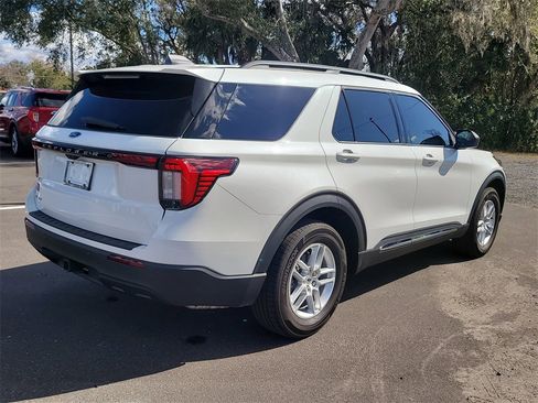 Used 2025 Ford Explorer Active image 4