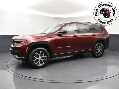 Used 2025 Jeep Grand Cherokee L Limited w/ Trailer Tow Package AWD/4WD image 3