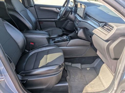 Used 2023 Ford Escape SE FWD image 24