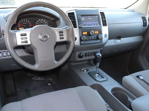 Used 2020 Nissan Frontier SV AWD/4WD image 4