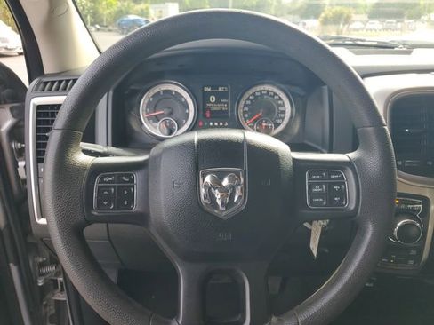 Used 2019 RAM 1500 Classic SLT AWD/4WD image 28