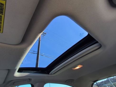 Used 2018 Honda HR-V EX image 16