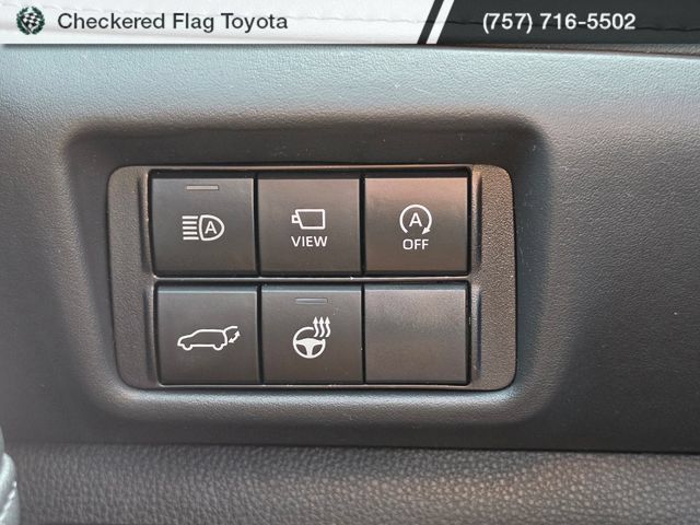 Used 2024 Toyota Highlander Platinum AWD/4WD image 11