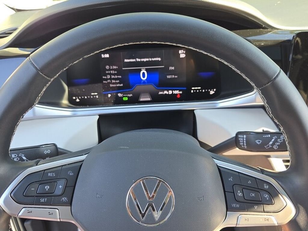Used 2025 Volkswagen Taos SE FWD image 23