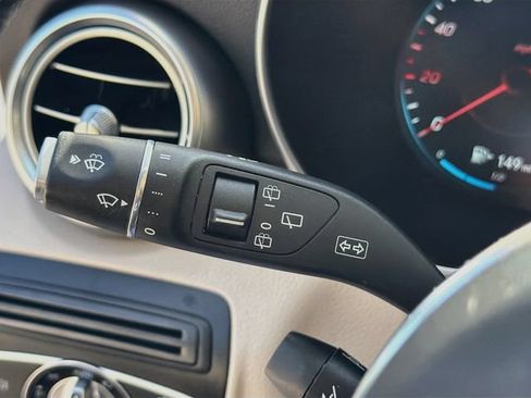 Used 2021 Mercedes-Benz GLC 300 image 33