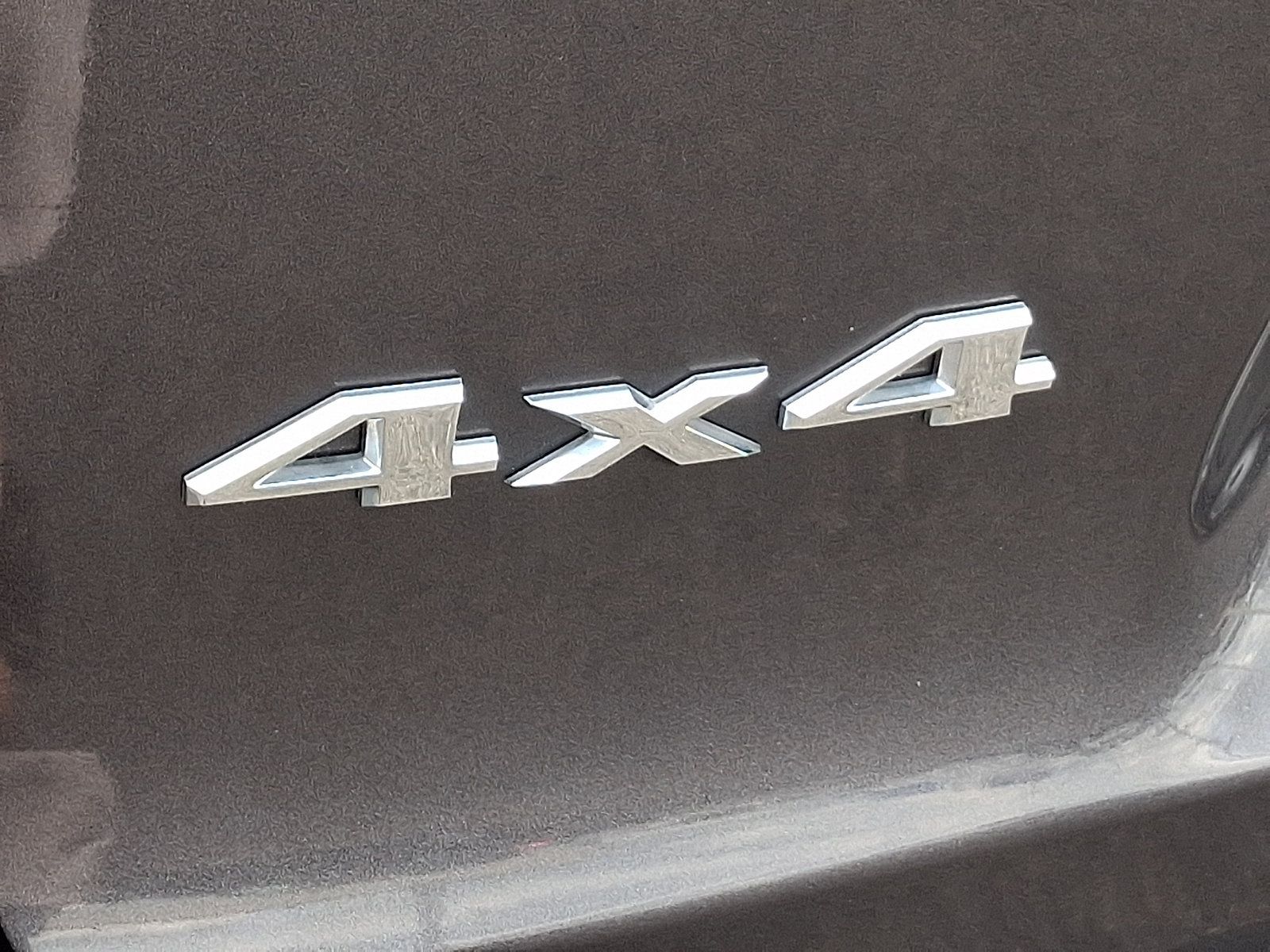 Used 2019 Jeep Cherokee Latitude Plus w/ Cold Weather Group AWD/4WD image 32