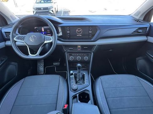 Certified 2022 Volkswagen Taos SE image 14