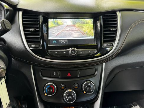 Used 2017 Chevrolet Trax LS FWD image 21