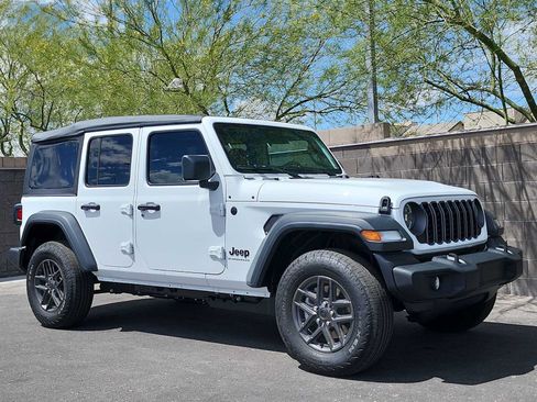 Used 2026 Jeep Wrangler Unlimited Sport AWD/4WD image 2