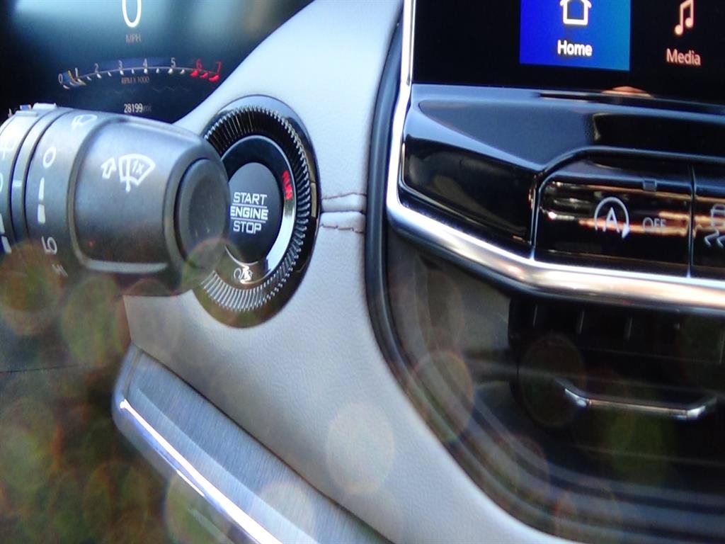 Certified 2024 Jeep Compass Limited w/ Elite Group AWD/4WD image 28