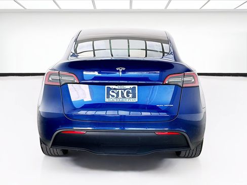 Used 2022 Tesla Model Y Long Range AWD/4WD image 5